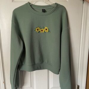 Cropped crewneck